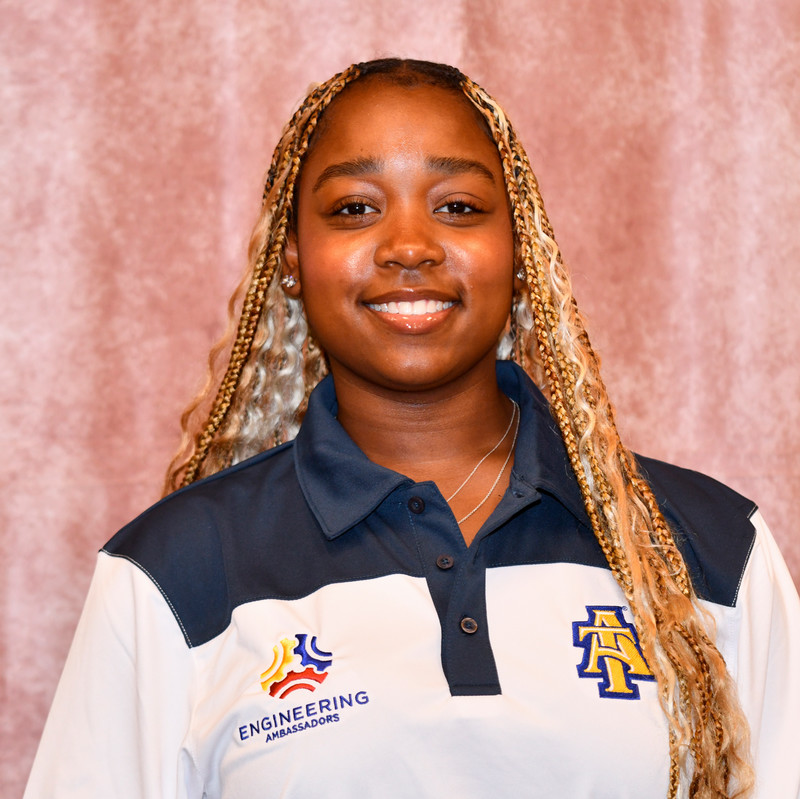 Headshot of Mikayla Hollis (Ambassador)