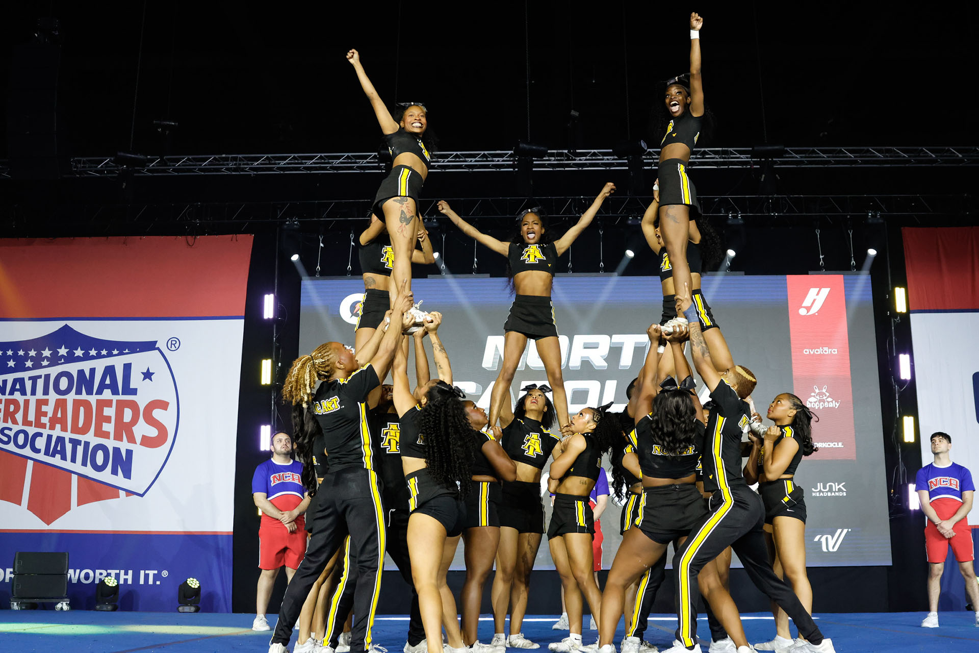 cheerleaders performing championship routine